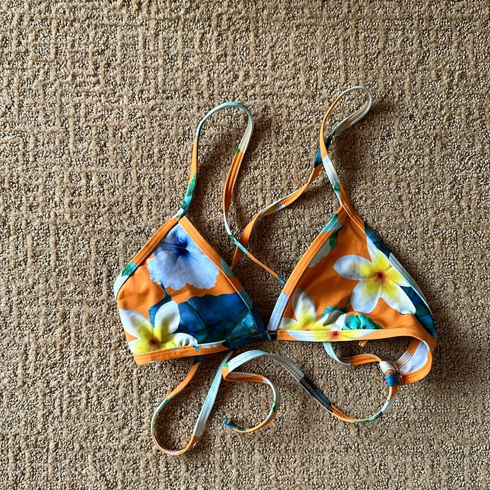Jolyn triangle top size large